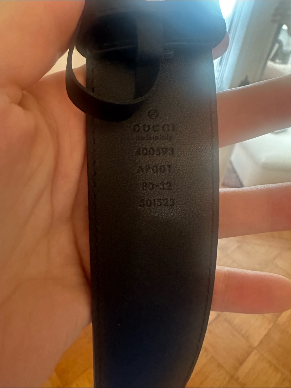 Gucci women’s Black Leather Logo-Stamped Belt - Picture 2 of 3